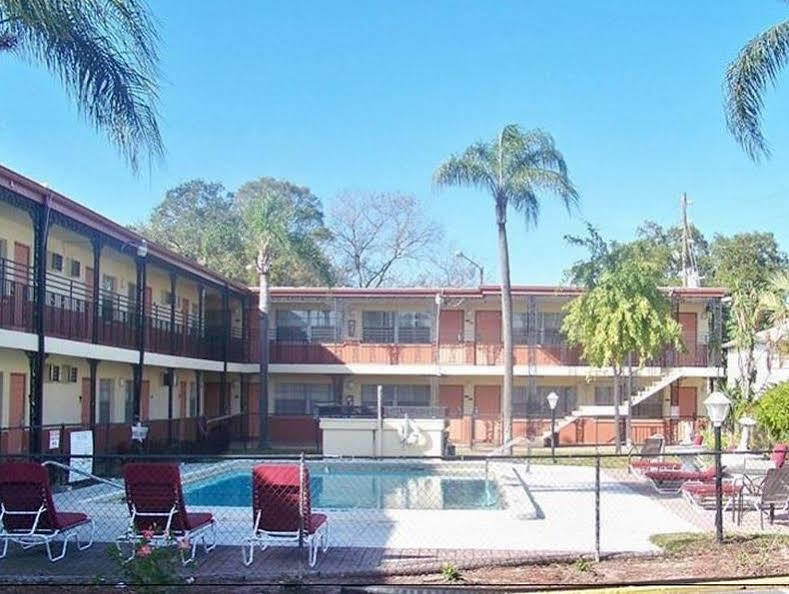Budget Inn - São Petersburgo Exterior foto